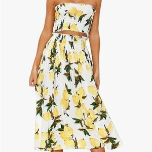 Lemon print crop top and skirt set Sz M